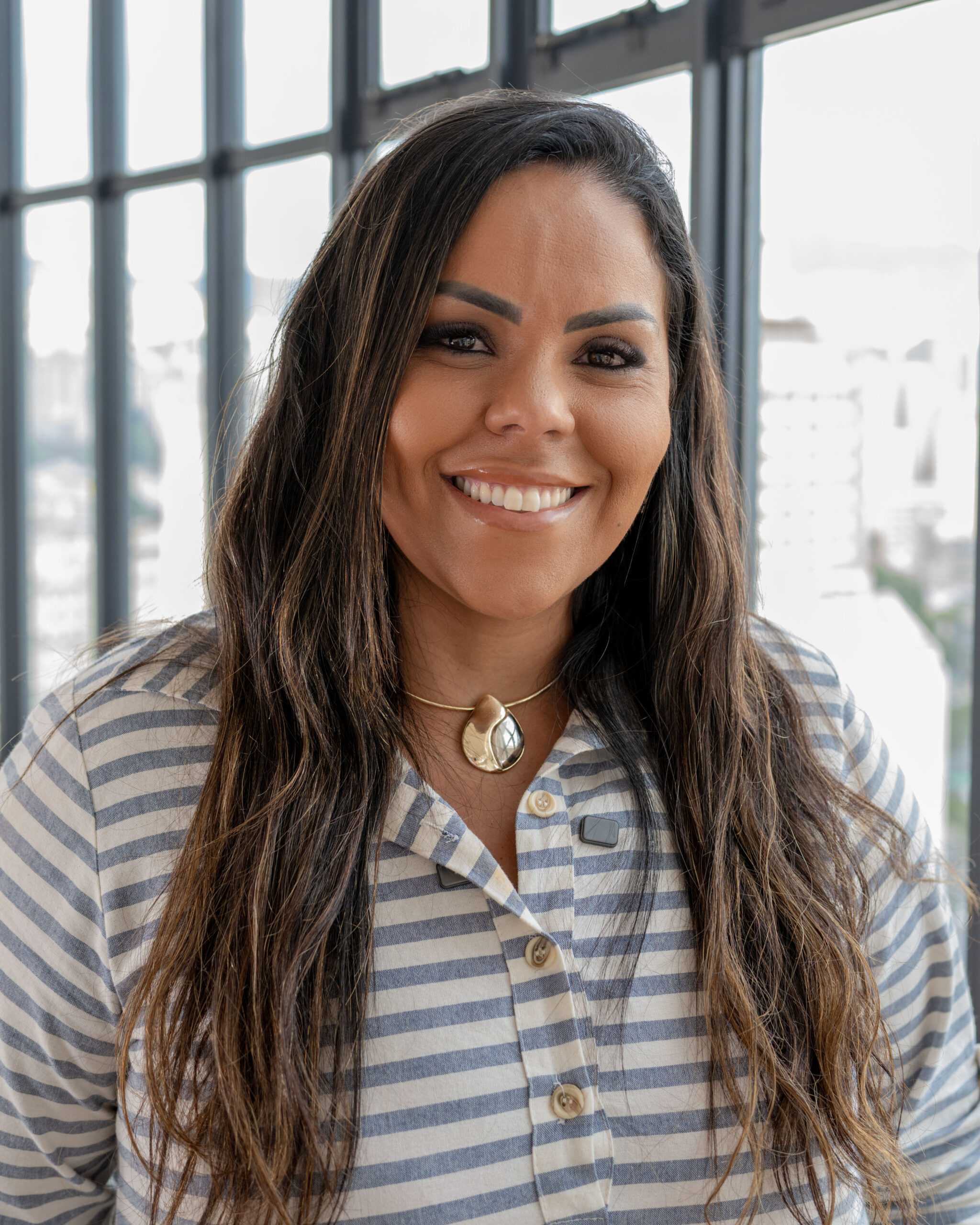 Silvia Indica — Voz da Feira Hippie